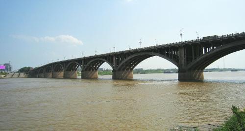 湘潭二大桥维修加固工程施工交通管制暂缓实施